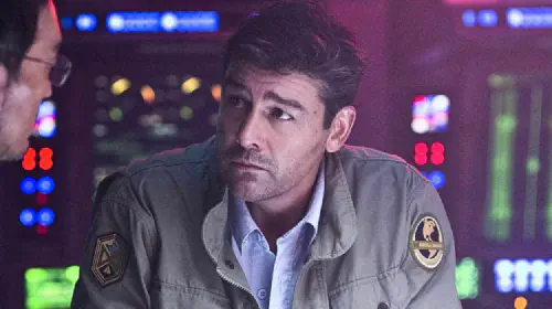 assets/kyle-chandler-in-godzilla-king-of-the-monsters.jpeg