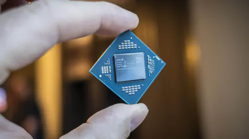 assets/AMD-Radeon-RX-9060-chip-shot.jpeg