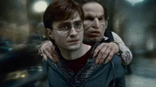 assets/daniel-radcliffe-and-warwick-davis-in-harry-potter-deathly-hollows.jpeg