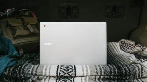 assets/Acer-Chromebook-on-a-blanket-in-bed.jpeg
