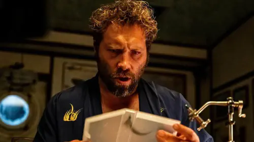 assets/jai-courtney-in-dangerous-animals.jpeg