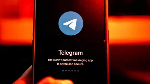 assets/telegram-app-cellphone.jpeg