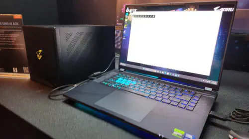 assets/Gigabyte-AORUS-RTX-5090-AI-Box.jpeg