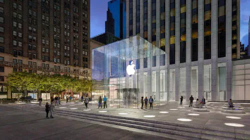 assets/63493-131977-applefifthave-xl.jpeg