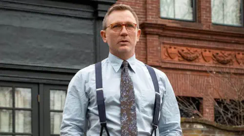assets/daniel-craig-in-knives-out.jpeg