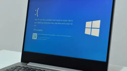 assets/Windows-11-laptop-with-Blue-Screen-of-Death-BSOD-hero.jpeg