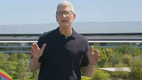 assets/63841-132824-000-lead-Tim-Cook-WWDC-2024-xl.jpeg