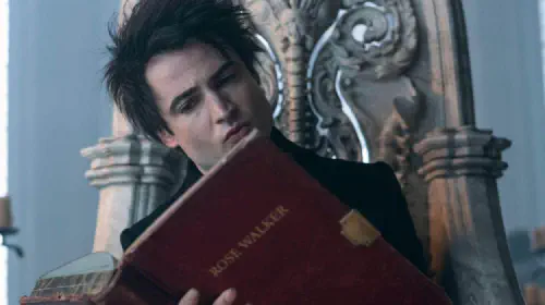 assets/tom-sturridge-in-the-sandman-netflix-neil-gaiman.jpeg