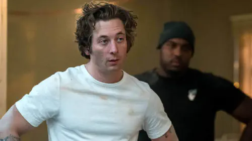 assets/jeremy-allen-white-in-the-bear.jpeg