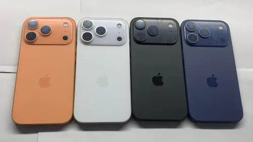 assets/iPhone-17-dummies-1.jpeg