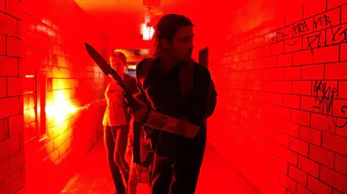 assets/bradd-pitt-in-world-war-z-scariest-zombie-horror-movie-streaming-paramount-1.jpeg