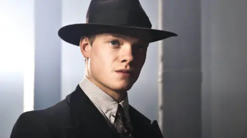 assets/tom-rhys-harries-in-jekyll-and-hyde-1.jpeg