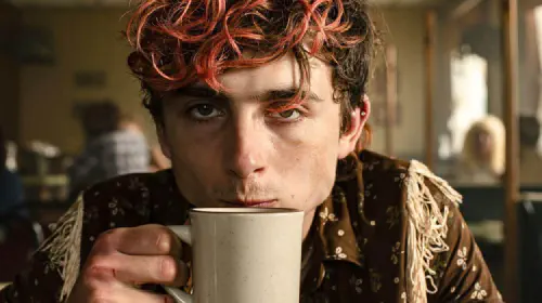 assets/timoth-e-chalamet-in-bones-and-all.jpeg