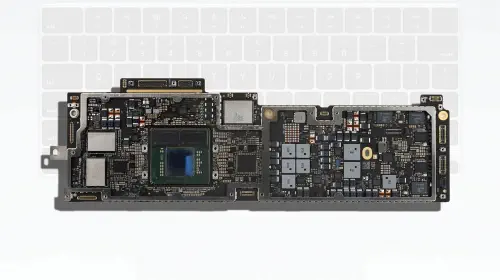 assets/M5-MacBook-Air-logic-board.jpeg