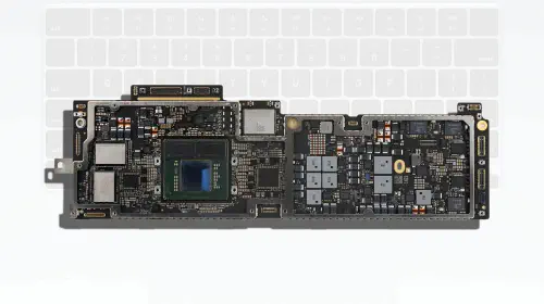 assets/M5-MacBook-Air-logic-board.jpeg