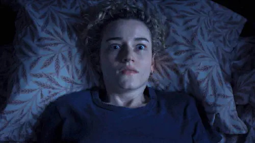 assets/weapons-julia-garner-2025.jpeg