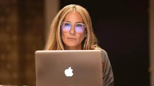 assets/sarah-jessica-parker-in-and-just-like-that.jpeg