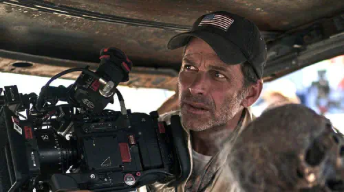 assets/zack-snyder-on-the-set-of-army-of-the-dead.jpeg
