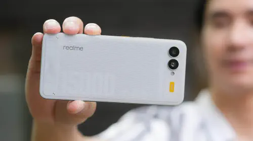 assets/Realme-concept-smartphone-with-a-15000mAh-battery-2-scaled.jpeg
