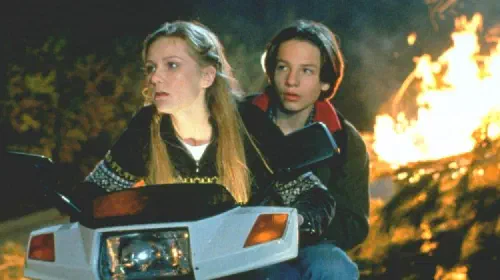 assets/kirsten-dunst-in-small-soldiers-cult-classic-90s-action-movie.jpeg