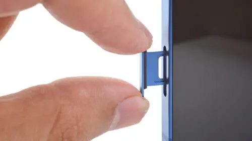 assets/iPhone-17-SIM.jpeg
