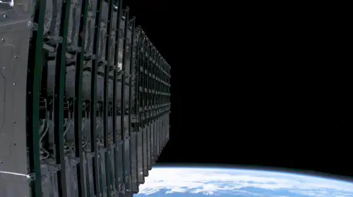assets/SPACEX-STARSHIP-INTERNET.jpeg