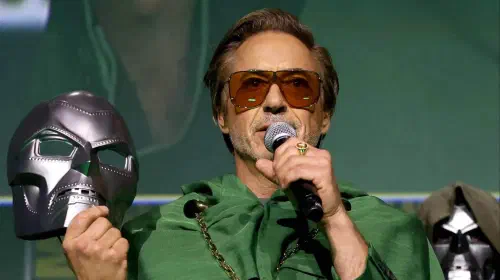 assets/robert-downey-jr-at-comic-con.jpeg