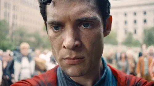 assets/david-corenswet-close-up-in-superman.jpeg