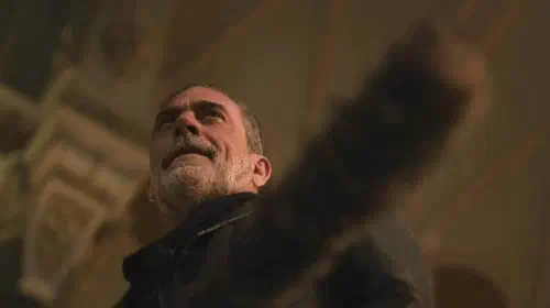 assets/walking-dead-dead-city-jeffrey-dean-morgan-lucille.jpeg