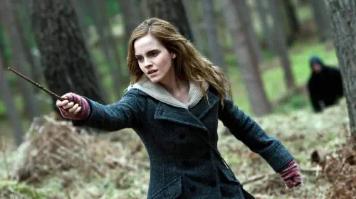 assets/emma-watson-as-hermione-holding-a-wand-in-the-harry-potter-franchise.jpeg