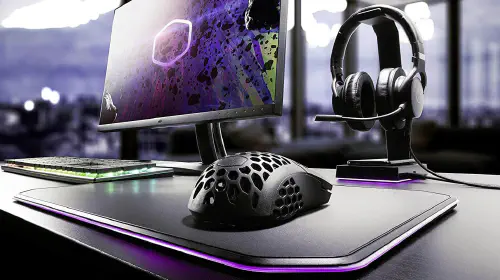 assets/pcw10_Coolermaster-Lightweight-Maus_RGBeci.jpeg
