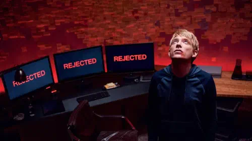 assets/domhnall-gleeson-sci-fi-ex-machina-stream-for-free-tubi.jpeg