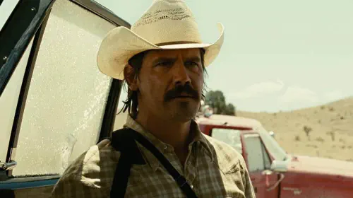 assets/josh-brolin-in-no-country-for-old-men.jpeg