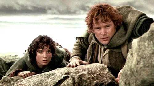 assets/elijah-wood-and-sean-astin-in-lord-of-the-rings.jpeg