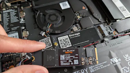 assets/Framework-Laptop-13-installing-SSD.jpeg