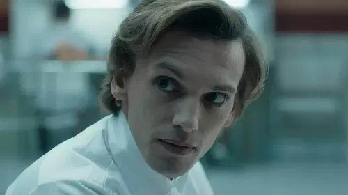 assets/jamie-campbell-bower-stranger-things-season-4.jpeg