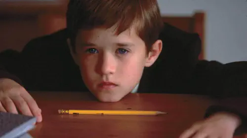 assets/haley-joel-osment-as-cole-sear-in-the-sixth-sense.jpeg