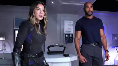 assets/chloe-bennet-s-quake-and-henry-simmons-mack-looking-surprised-at-something-in-agents-of-shield.jpeg