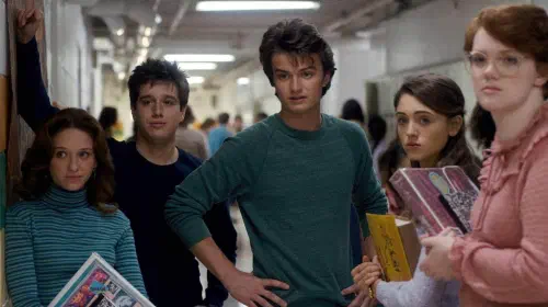 assets/stranger-things-cast-1.jpeg