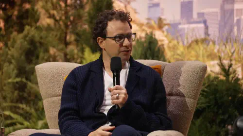 assets/A-Conversation-with-Dario-Amodei-and-Marc-Benioff-_-Dreamforce-2025-36-18-screenshot-1.jpeg