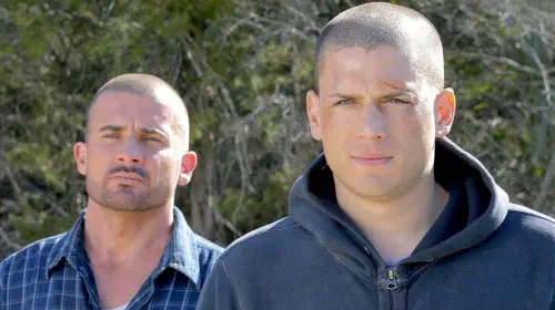 assets/dominic-purcell-and-wentworth-miller-in-prison-break.jpeg