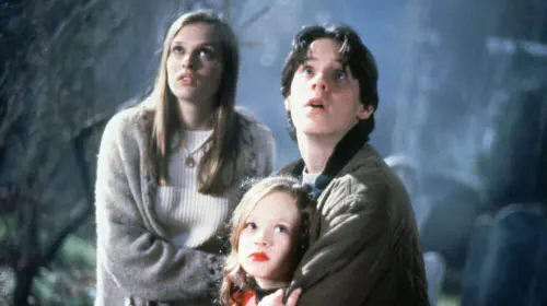 assets/1990s-cult-classic-halloween-hocus-pocus-cast-streaming-success-disney.jpeg