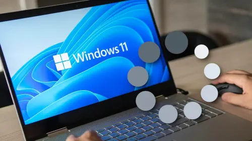 assets/Windows-11-laptop-with-loading-icon-on-top-3.jpeg