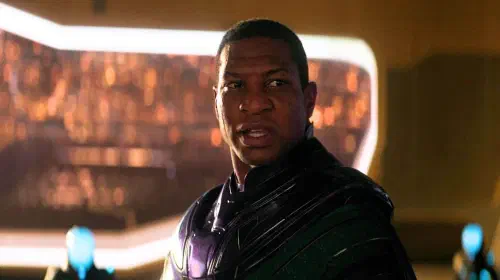 assets/jonathan-majors-looked-annoyed-as-kang-in-ant-man-and-the-wasp-quantumania.jpeg