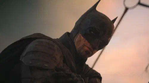 assets/robert-pattinson-in-his-batsuit-in-the-batman-movie.jpeg