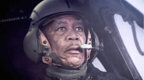 assets/morgan-freeman-piloting-a-plane-in-dreamcatcher-2003.jpeg