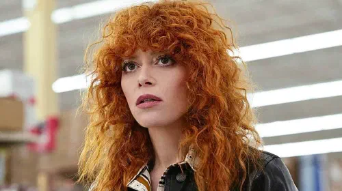 assets/natasha-lyonne-in-poker-face-season-2.jpeg