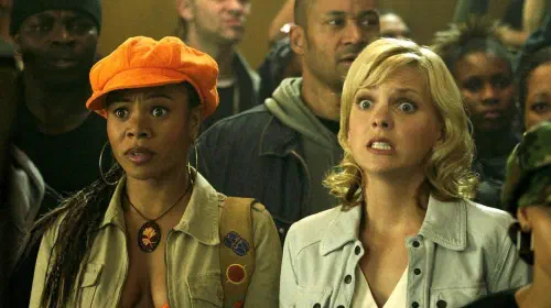 assets/anna-faris-and-regina-hall-in-scary-movie-3.jpeg