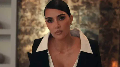 assets/all-s-fair-kim-kardashian.jpeg