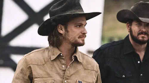 assets/luke-grimes-as-kayce-dutton-in-yellowstone.jpeg